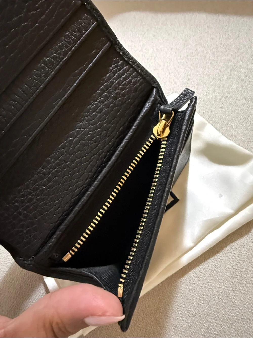 Like NEW Gucci Black Leather Compact Wallet with Gold Double G - Picture 5 of 13